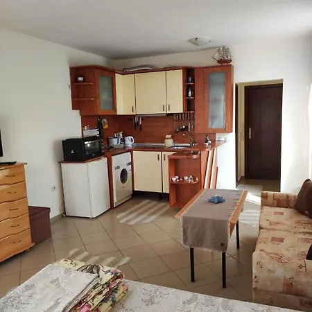 студио слънчево утро Daire Burgaz