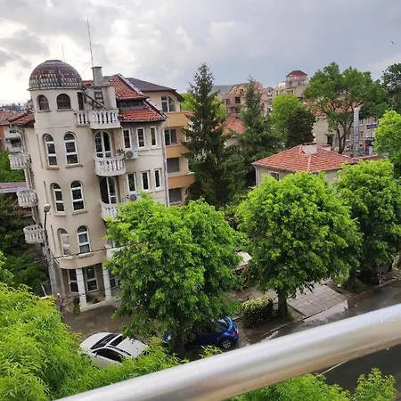 Apartamento студио слънчево утро *